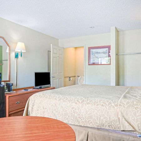 Economy Inn By Oyo Ashburn Bagian luar foto