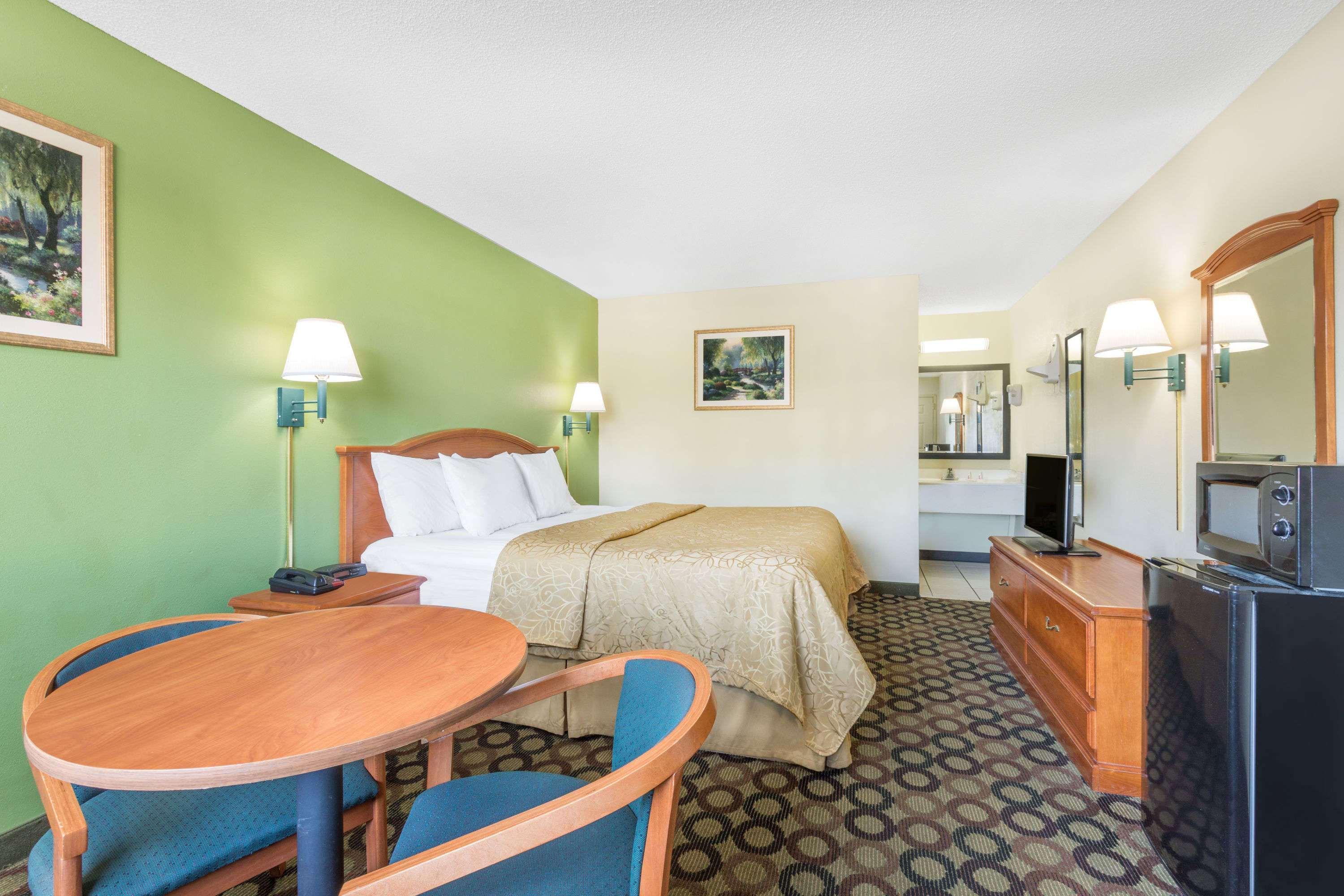 Economy Inn By Oyo Ashburn Bagian luar foto