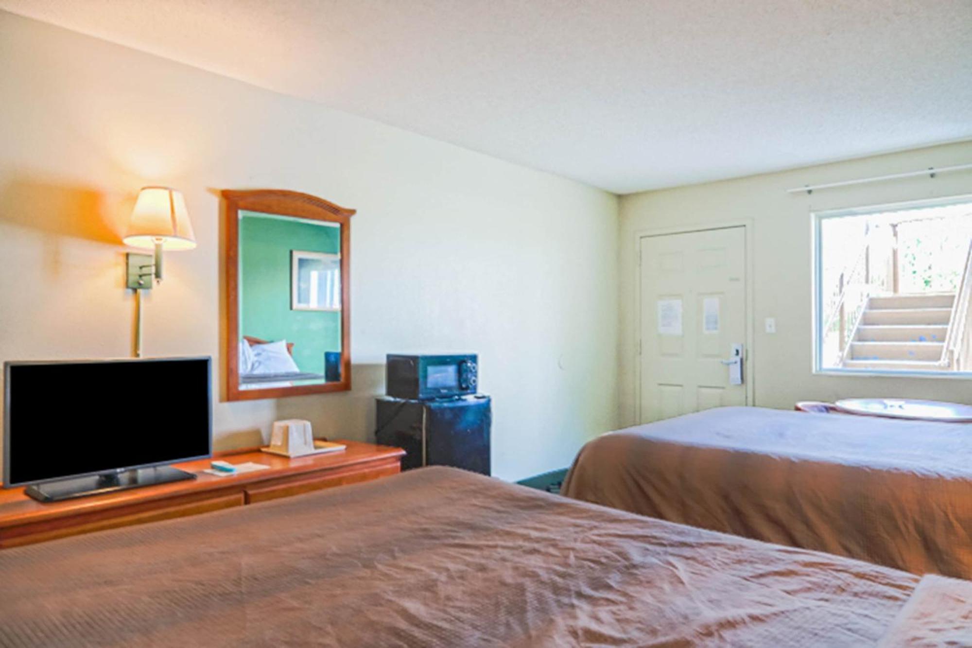 Economy Inn By Oyo Ashburn Bagian luar foto